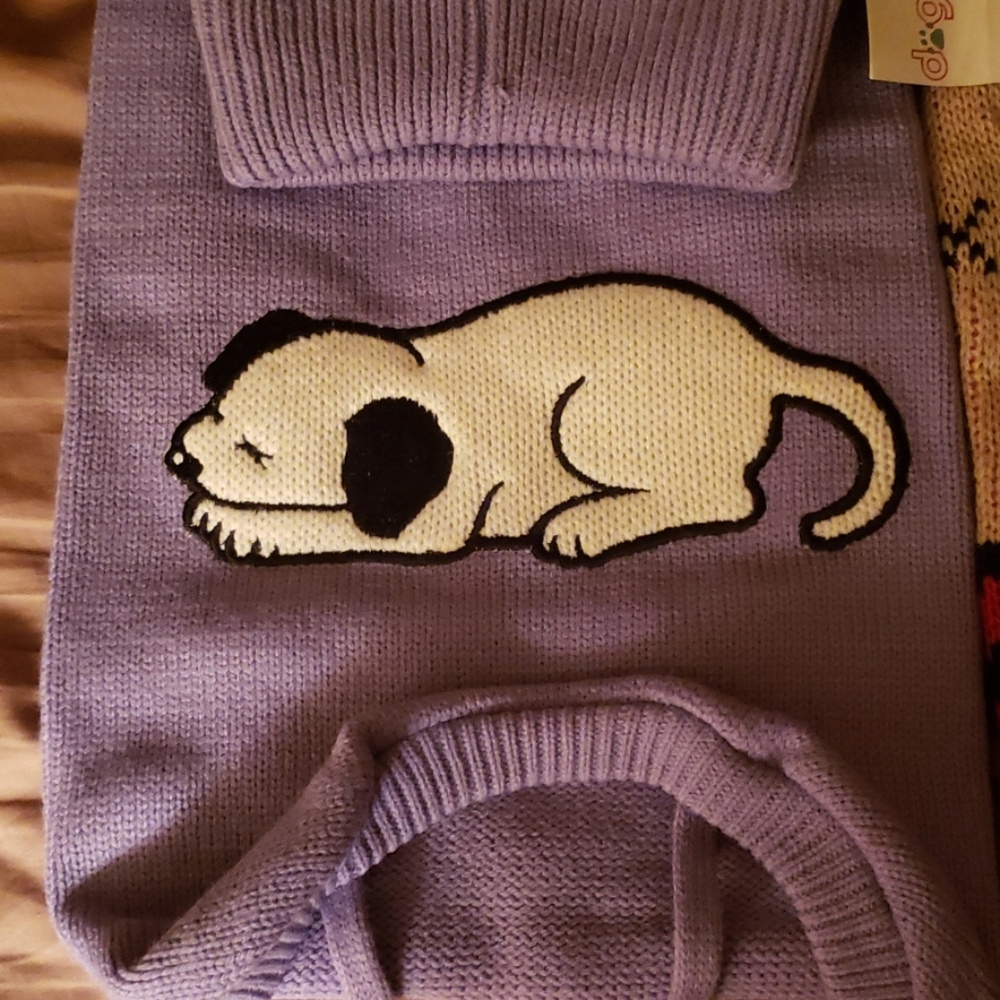 Doggiduds  sweater size 18 or M.